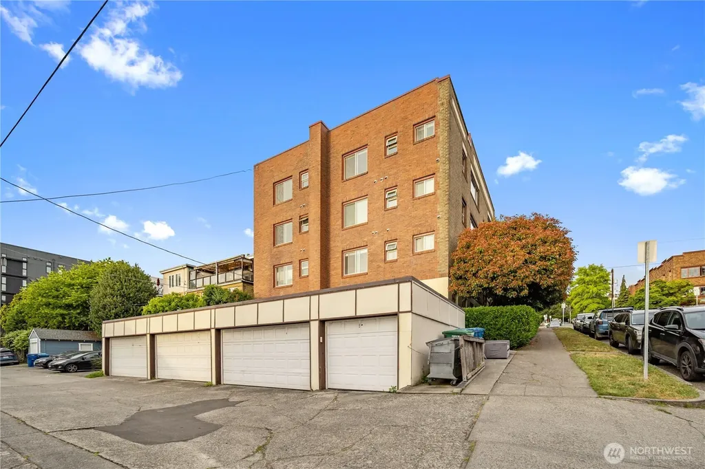 2203 Yale Avenue E Seattle WA 98102
