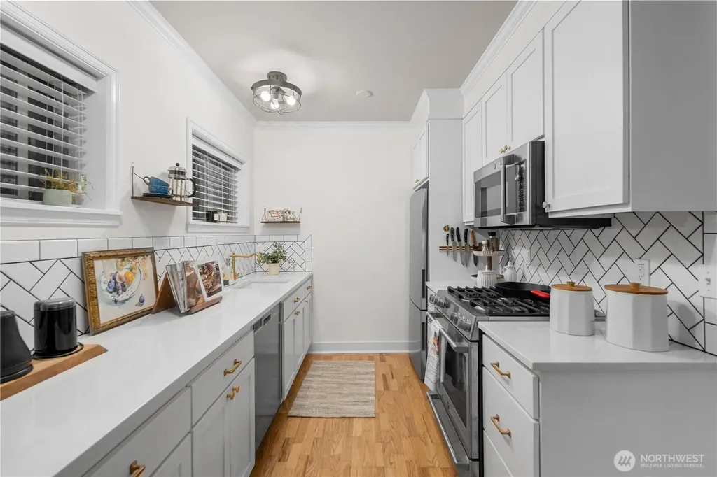 2203 Yale Avenue E Seattle WA 98102