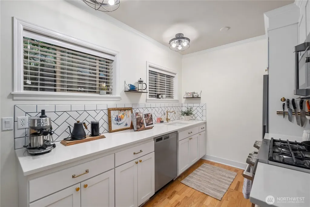 2203 Yale Avenue E Seattle WA 98102