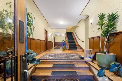 2203 Yale Avenue E Seattle WA 98102
