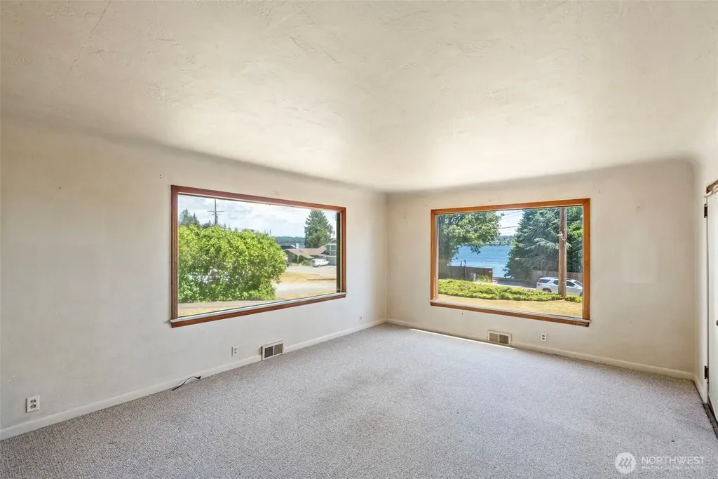 7073 Chico Way NW Bremerton WA 98312