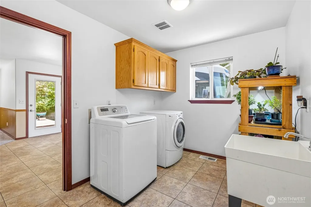 15515 NW 88th Stanwood WA 98292