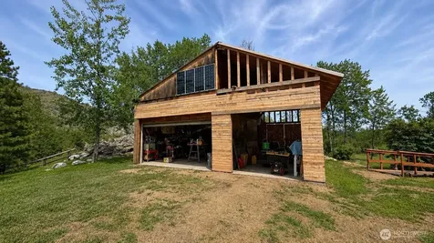 1066 Ellemeham Mountain Road Oroville WA 98844
