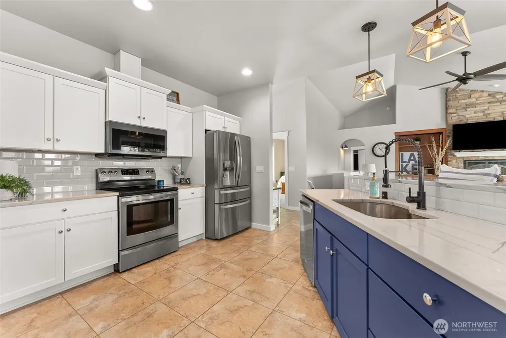 341 W Reeves Hill Drive Shelton WA 98584