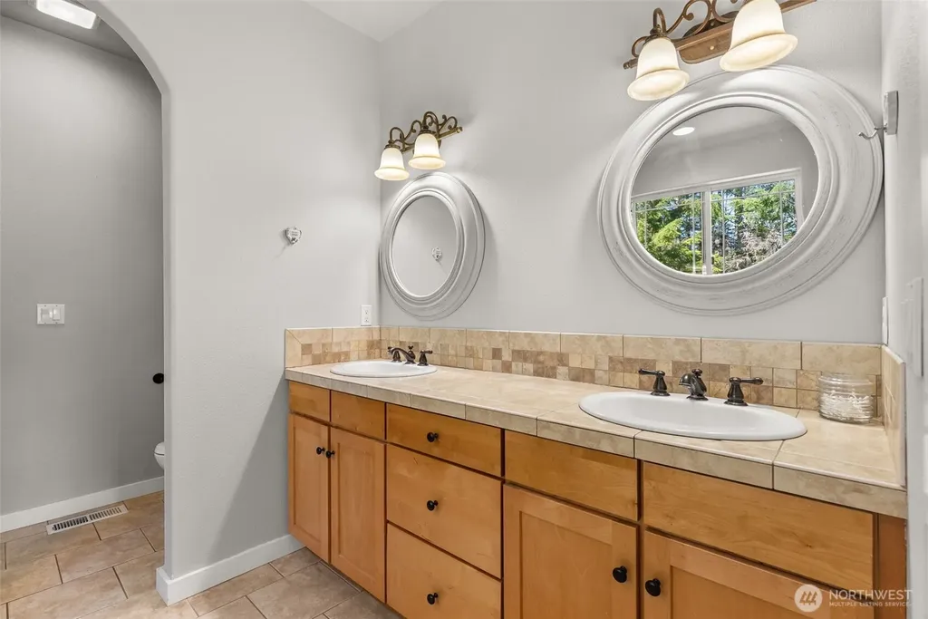 341 W Reeves Hill Drive Shelton WA 98584