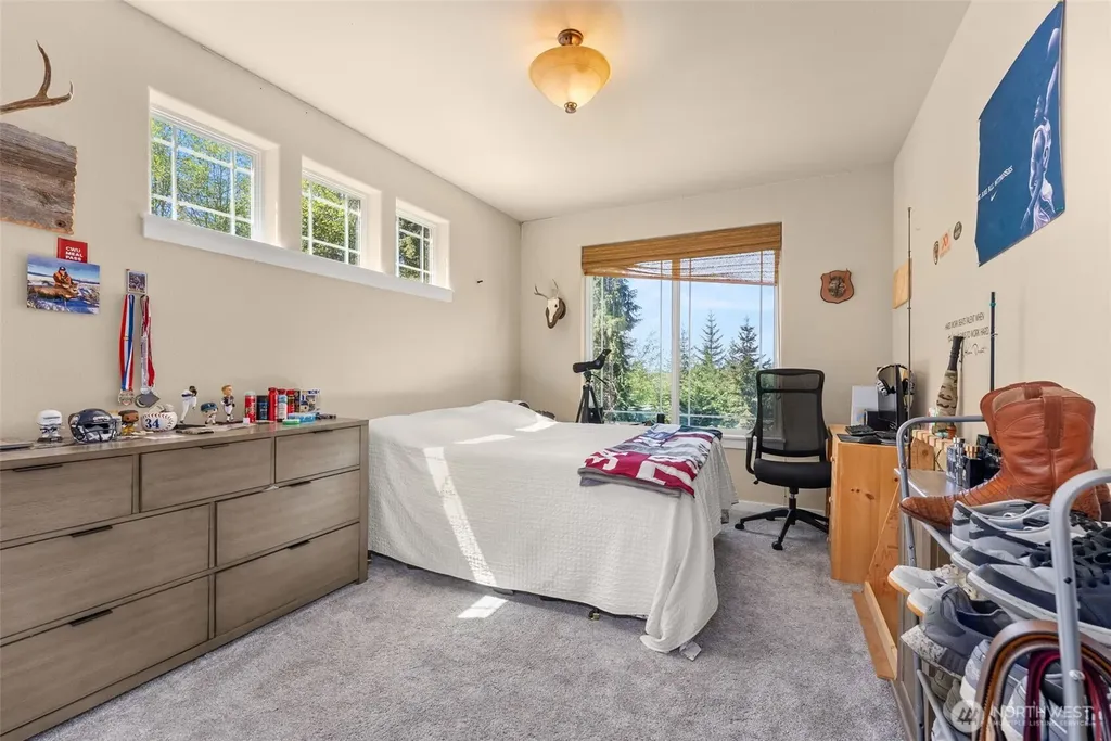 341 W Reeves Hill Drive Shelton WA 98584