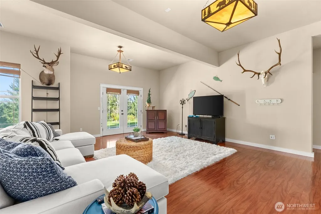 341 W Reeves Hill Drive Shelton WA 98584
