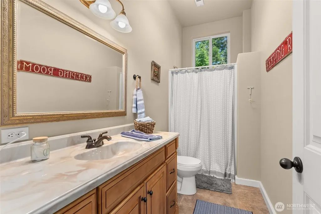 341 W Reeves Hill Drive Shelton WA 98584