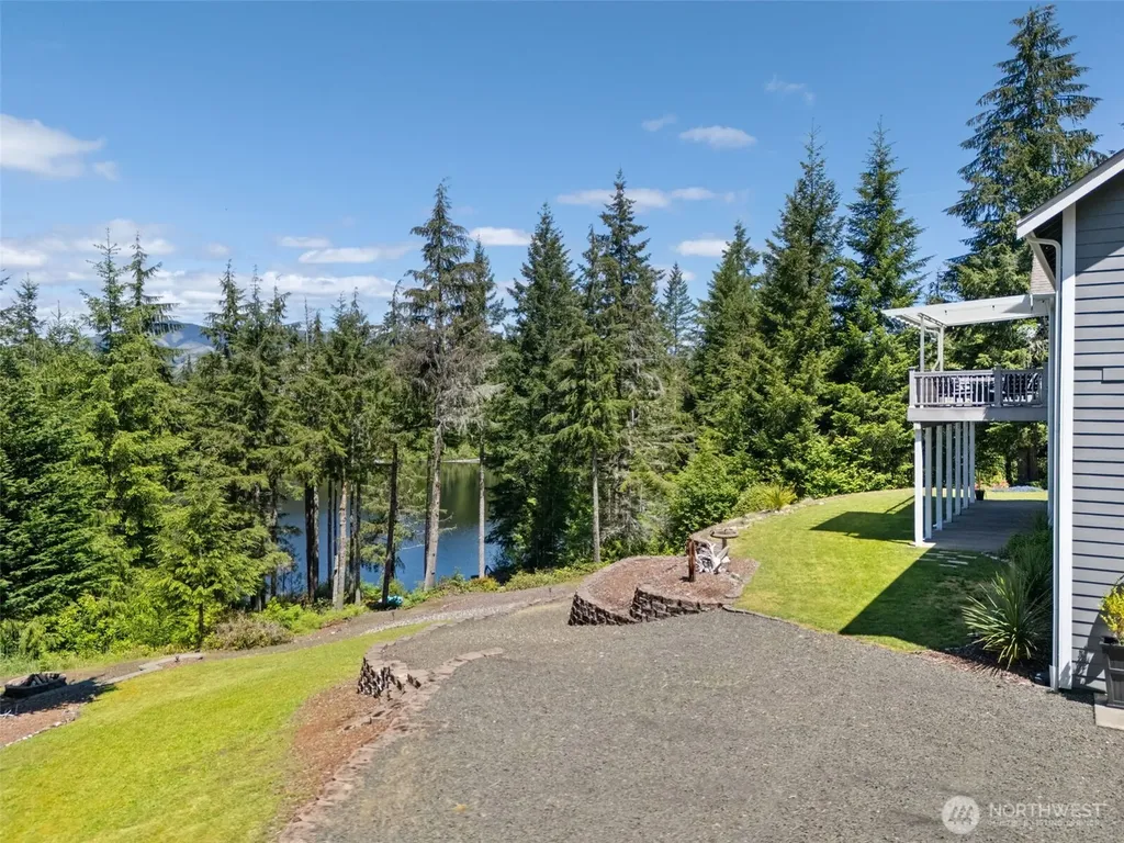 341 W Reeves Hill Drive Shelton WA 98584