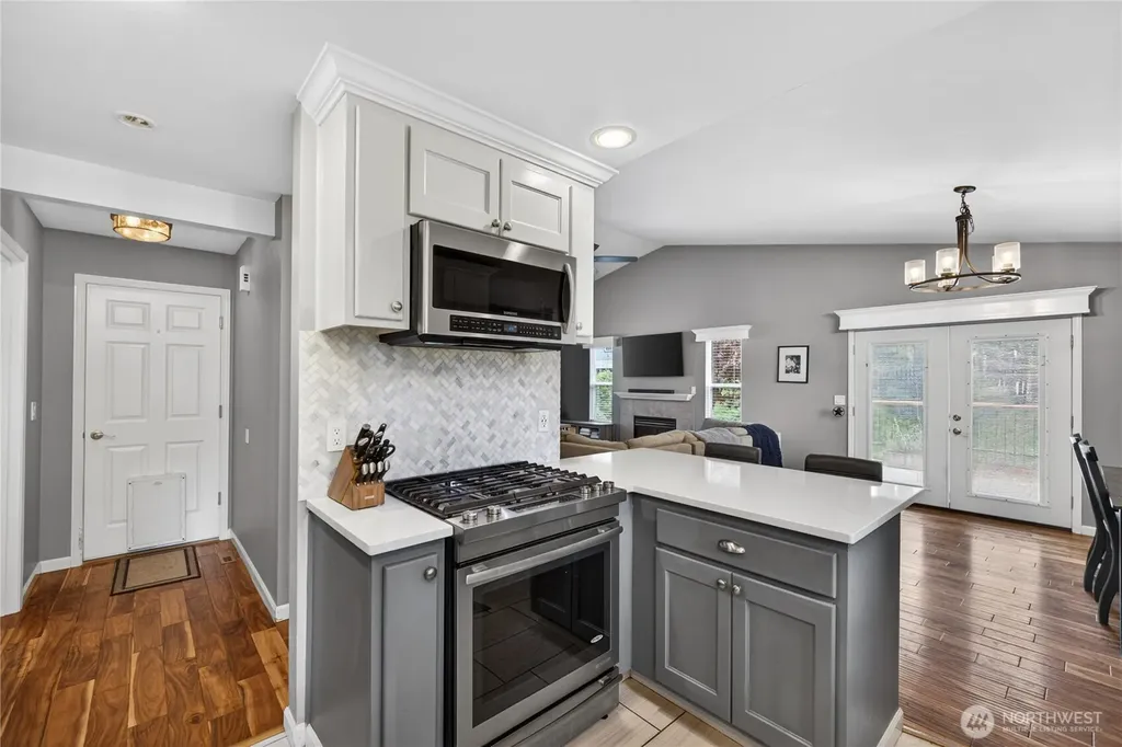 1298 NE Riksen Way Oak Harbor WA 98277