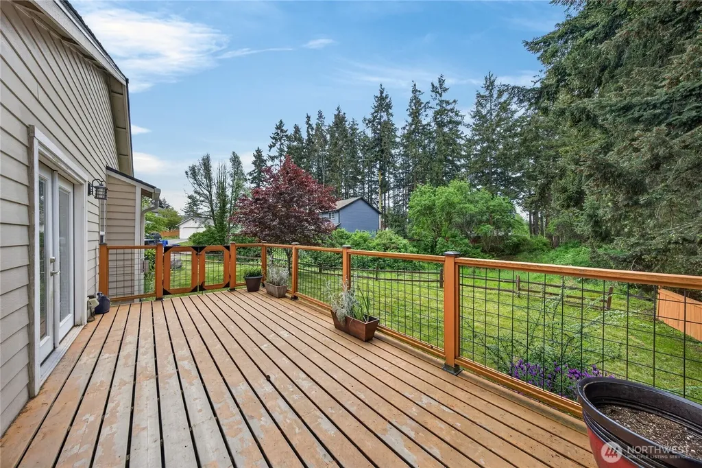 1298 NE Riksen Way Oak Harbor WA 98277