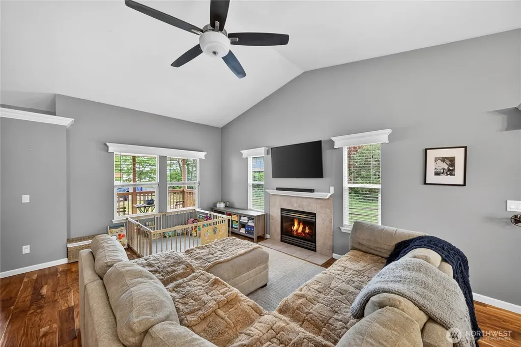 1298 NE Riksen Way Oak Harbor WA 98277