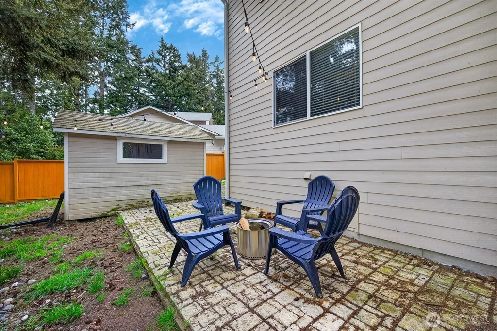 1298 NE Riksen Way Oak Harbor WA 98277