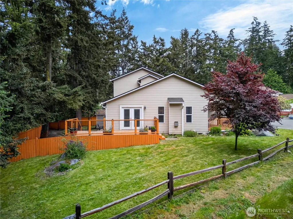 1298 NE Riksen Way Oak Harbor WA 98277