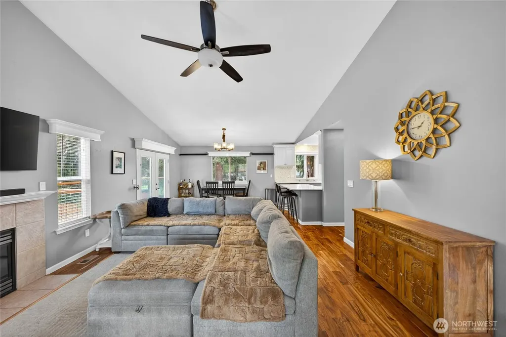1298 NE Riksen Way Oak Harbor WA 98277