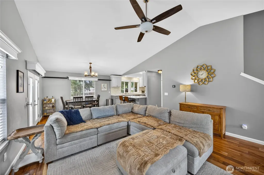 1298 NE Riksen Way Oak Harbor WA 98277