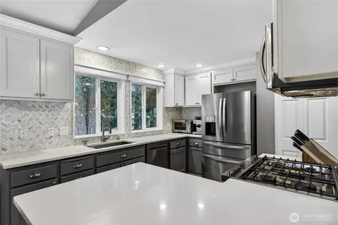 1298 NE Riksen Way Oak Harbor WA 98277