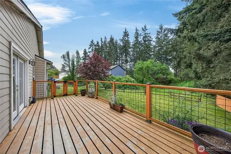 1298 NE Riksen Way Oak Harbor WA 98277