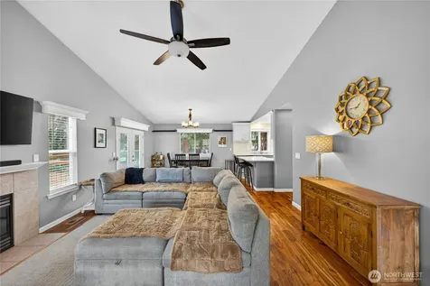 1298 NE Riksen Way Oak Harbor WA 98277