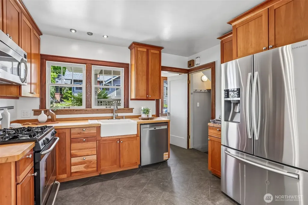 3920 Ashworth Avenue N Seattle WA 98103