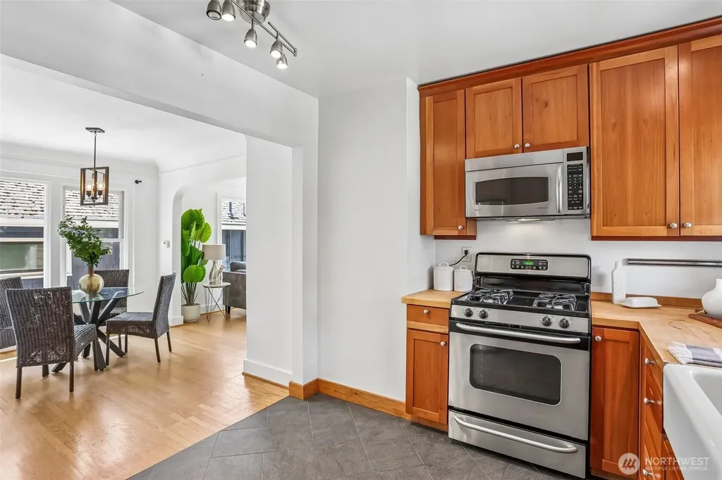 3920 Ashworth Avenue N Seattle WA 98103