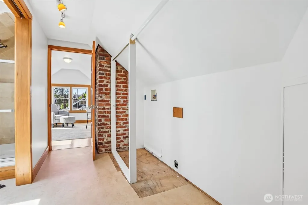 3920 Ashworth Avenue N Seattle WA 98103