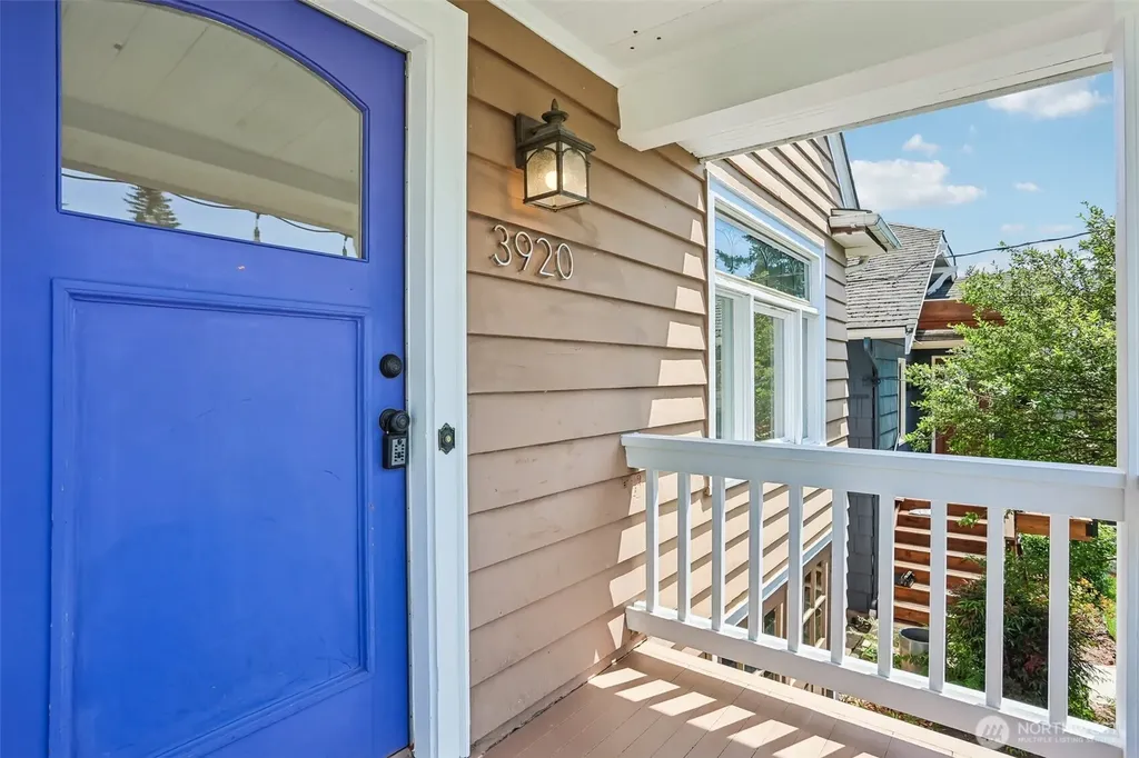 3920 Ashworth Avenue N Seattle WA 98103