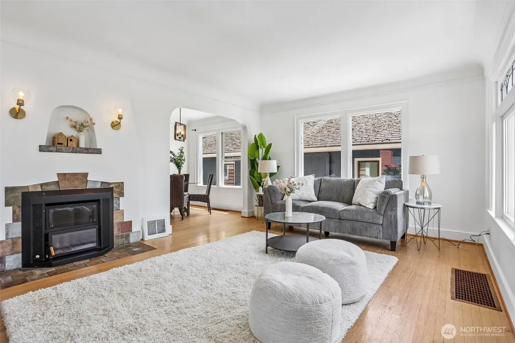 3920 Ashworth Avenue N Seattle WA 98103