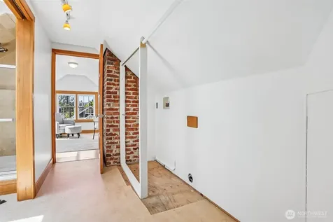 3920 Ashworth Avenue N Seattle WA 98103