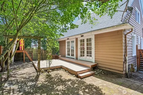 3920 Ashworth Avenue N Seattle WA 98103