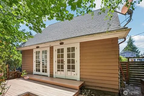 3920 Ashworth Avenue N Seattle WA 98103