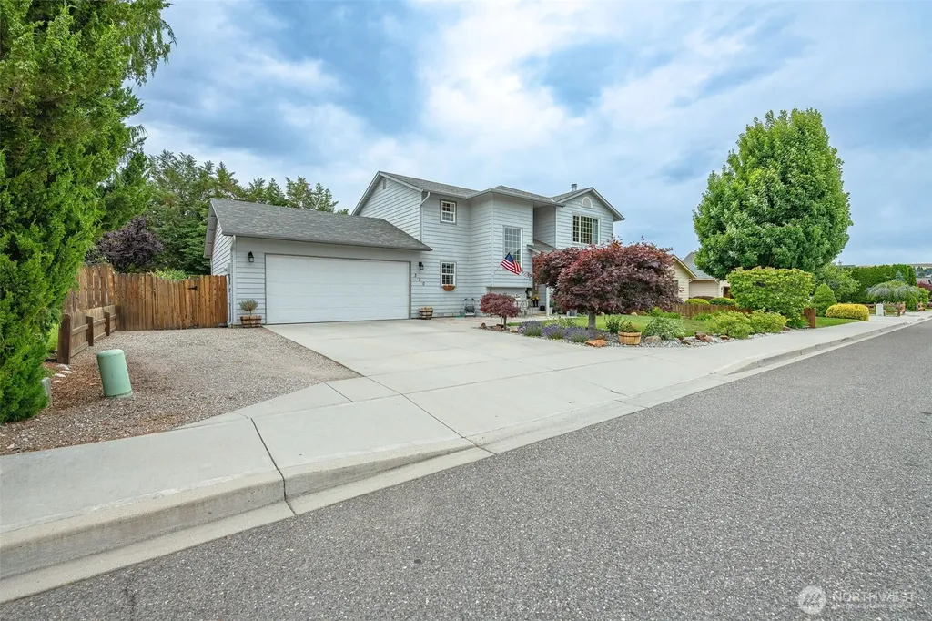 320 Manowar Lane East Wenatchee WA 98802