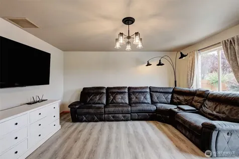320 Manowar Lane East Wenatchee WA 98802