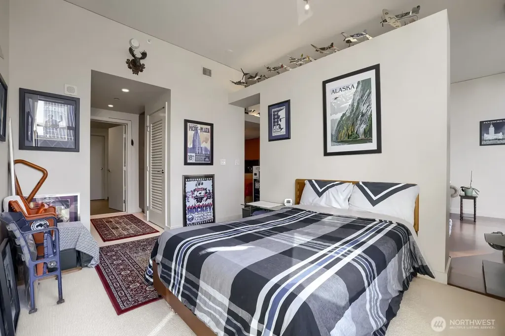 909 5th Avenue Seattle WA 98164