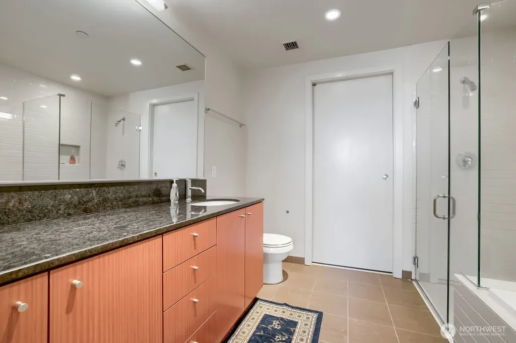 909 5th Avenue Seattle WA 98164