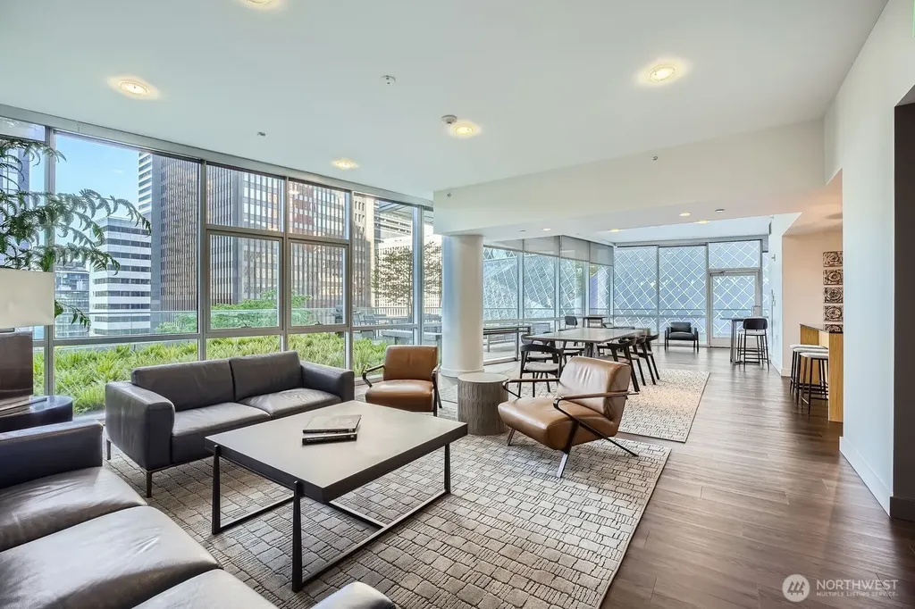 909 5th Avenue Seattle WA 98164