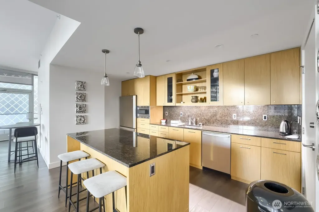 909 5th Avenue Seattle WA 98164