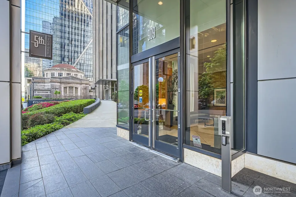 909 5th Avenue Seattle WA 98164