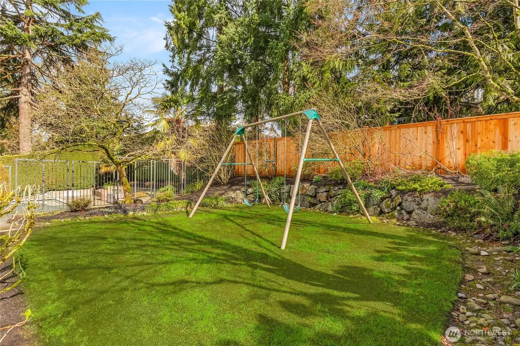 4218 92nd Avenue NE Yarrow Point WA 98004
