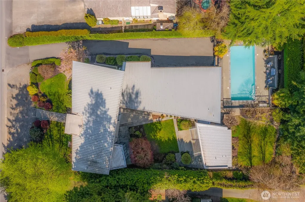 4218 92nd Avenue NE Yarrow Point WA 98004