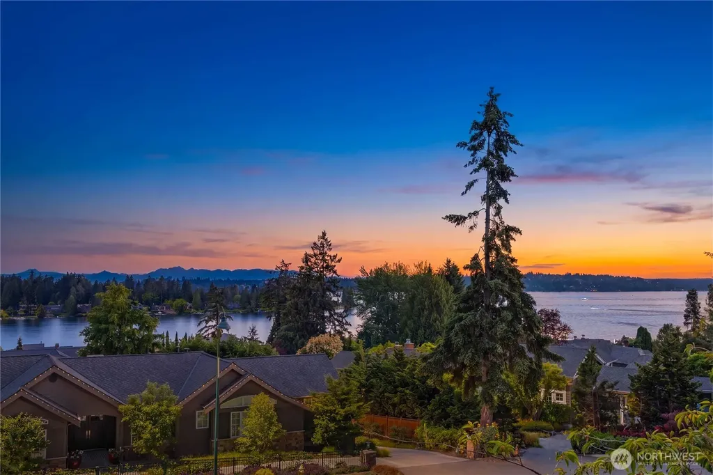 4218 92nd Avenue NE Yarrow Point WA 98004
