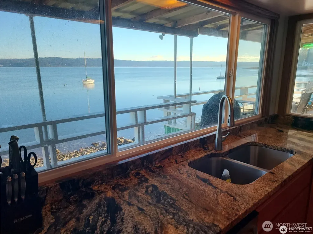 22730 N Us 101 N Hoodsport WA 98548