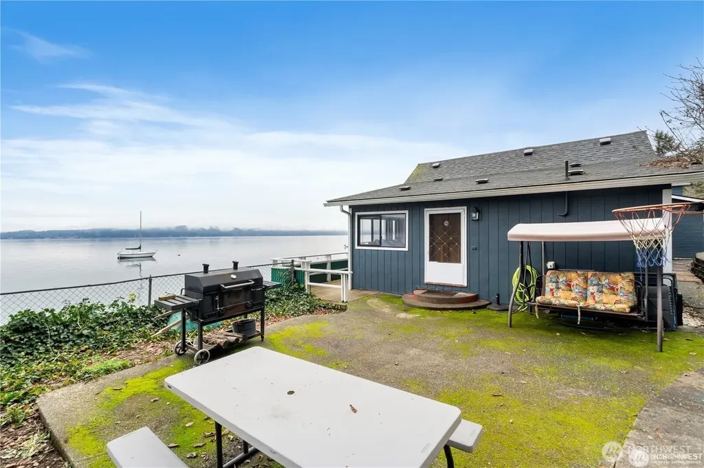 22730 N Us 101 N Hoodsport WA 98548