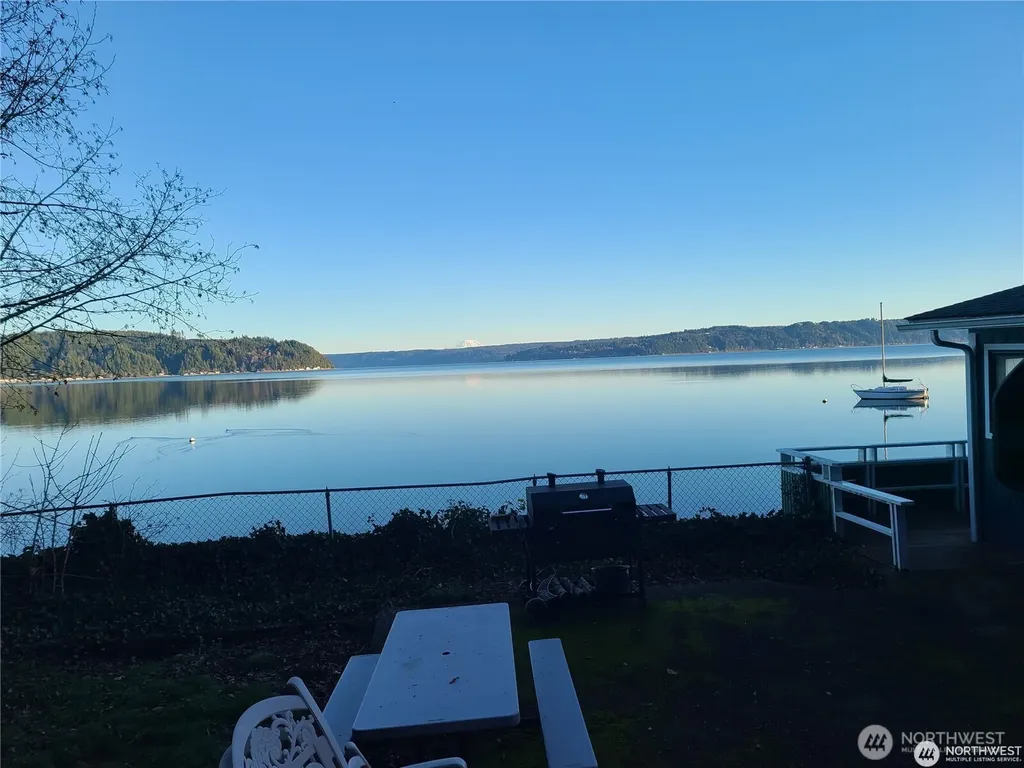 22730 N Us 101 N Hoodsport WA 98548