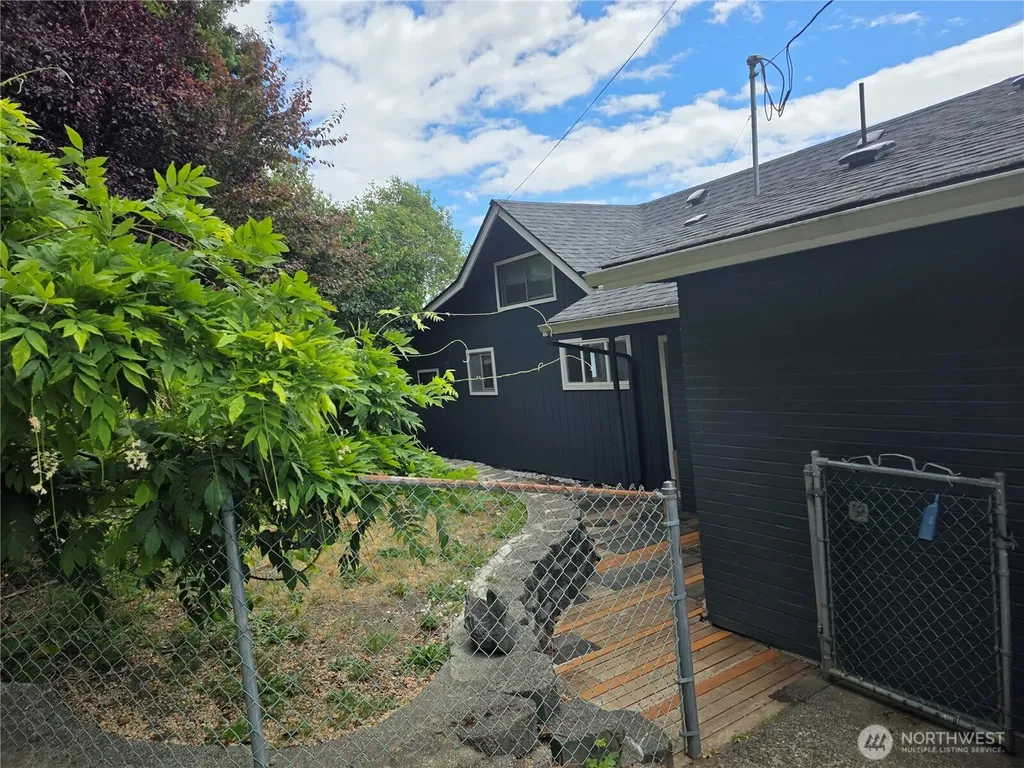 22730 N Us 101 N Hoodsport WA 98548