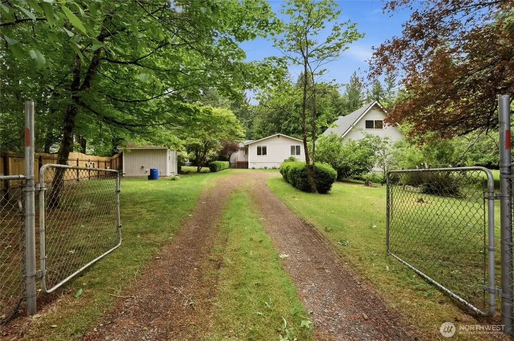 4236 Locker Road SE Port Orchard WA 98366