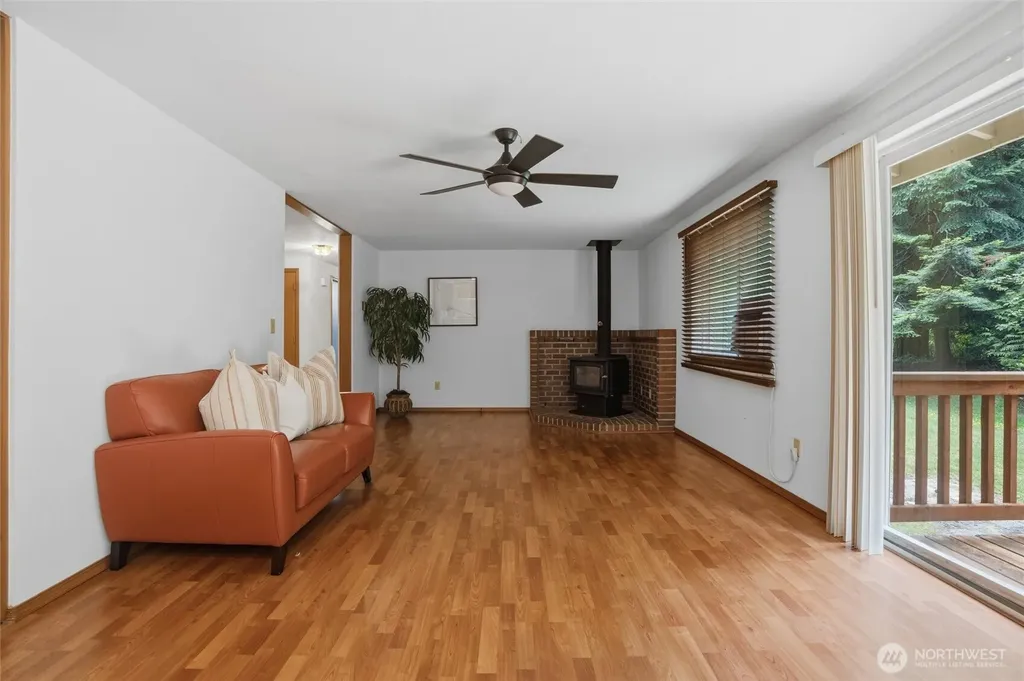 4236 Locker Road SE Port Orchard WA 98366