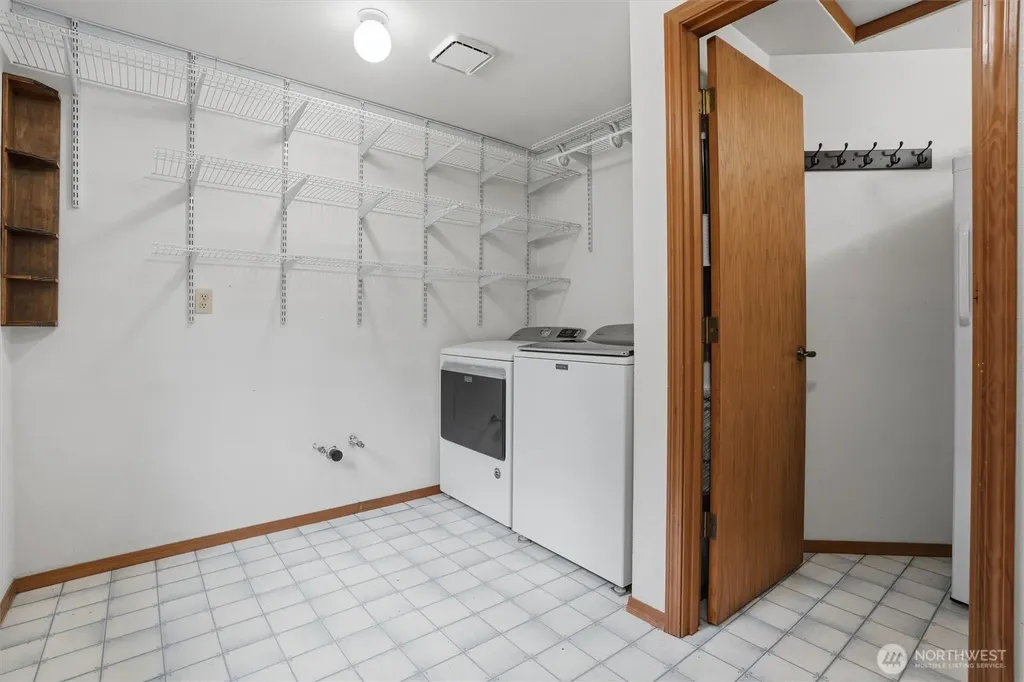 4236 Locker Road SE Port Orchard WA 98366