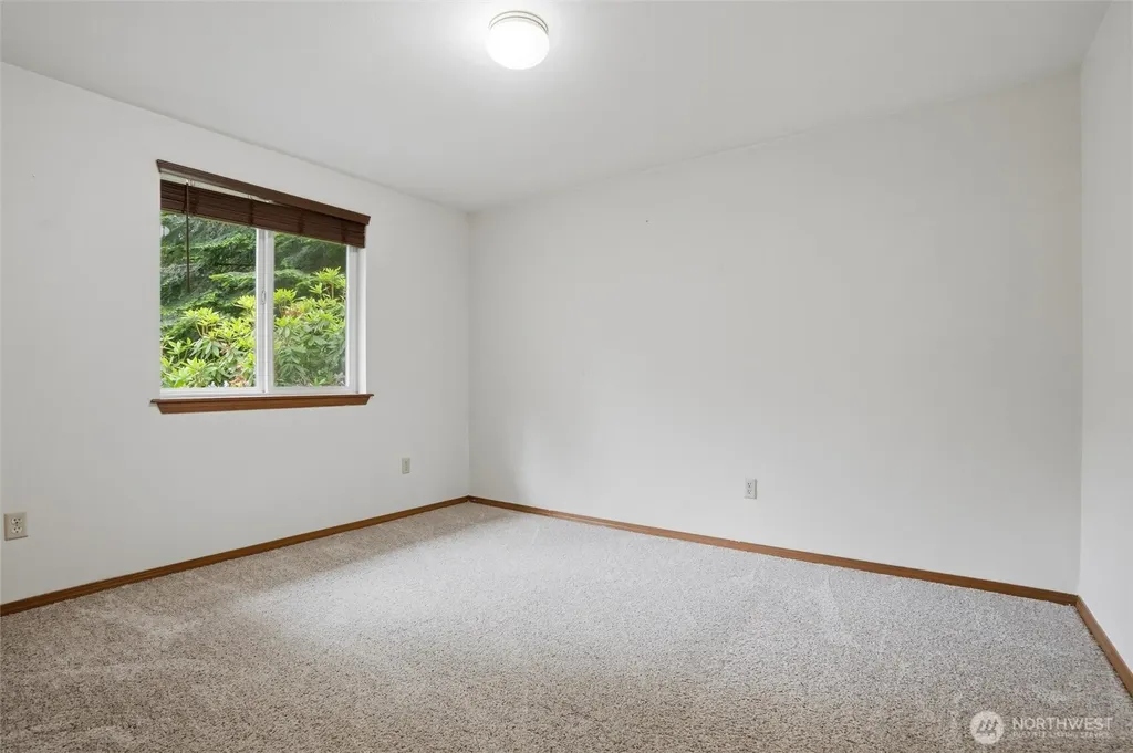 4236 Locker Road SE Port Orchard WA 98366