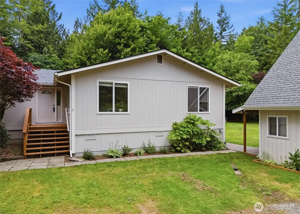 4236 Locker Road SE Port Orchard WA 98366